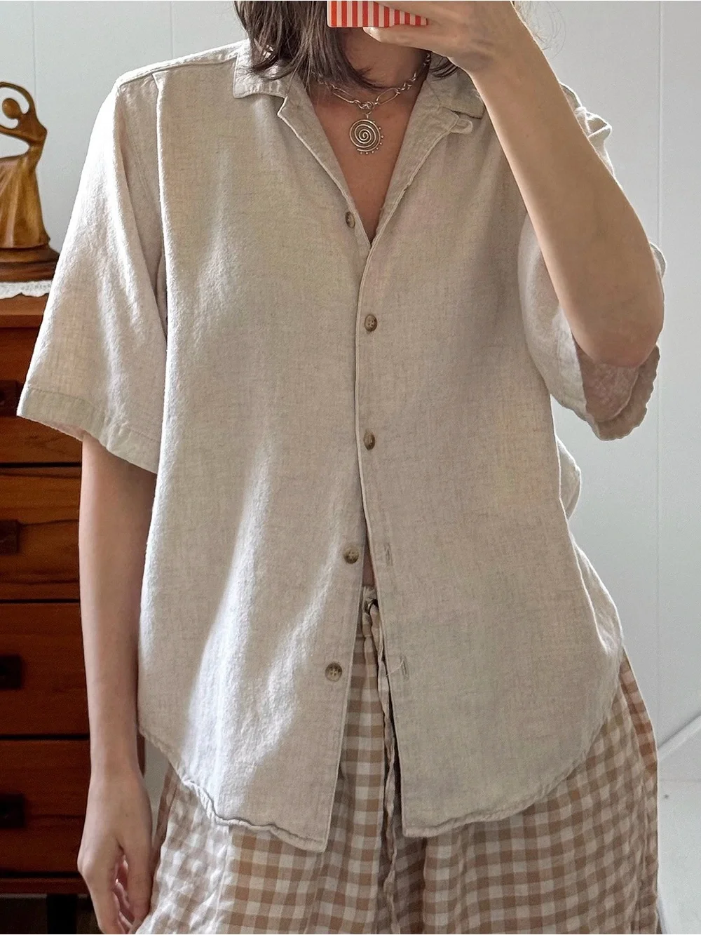 Vintage Linen Rayon Short-Sleeve Button-Up Shirt Beige | Oversized Relaxed Fit - Picture 2 of 6